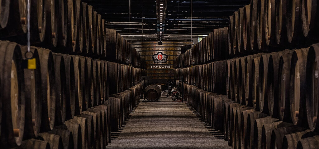 泰来酒庄是世界著名的优秀波特酒生产商。一直由家族持有及管理。泰来、费拉佳特与叶民（Taylor， Fladgate &...